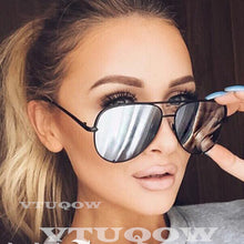 Load image into Gallery viewer, Woman Sunglasses